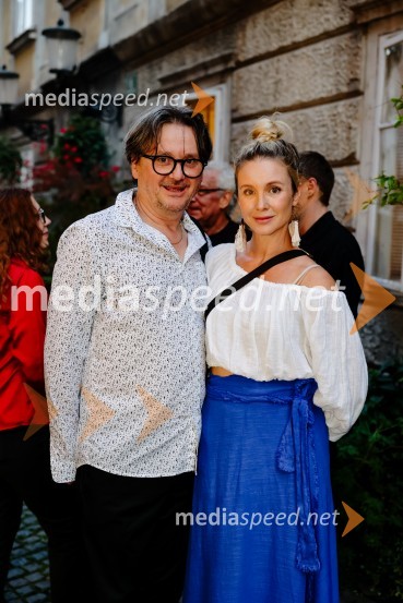  Branko Šturbej, igralec;  Iva Krajnc Bagola, igralkaPremiera predstave Dolgega dneva potovanje v noč