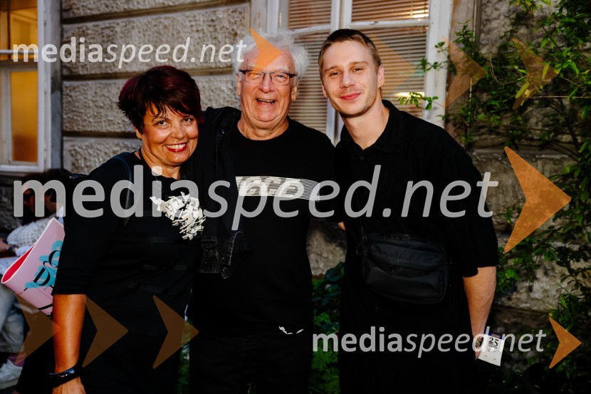  Janja Koren, novinarka;  Mile Crnović;  Timon Šturbej, igralecPremiera predstave Dolgega dneva potovanje v noč