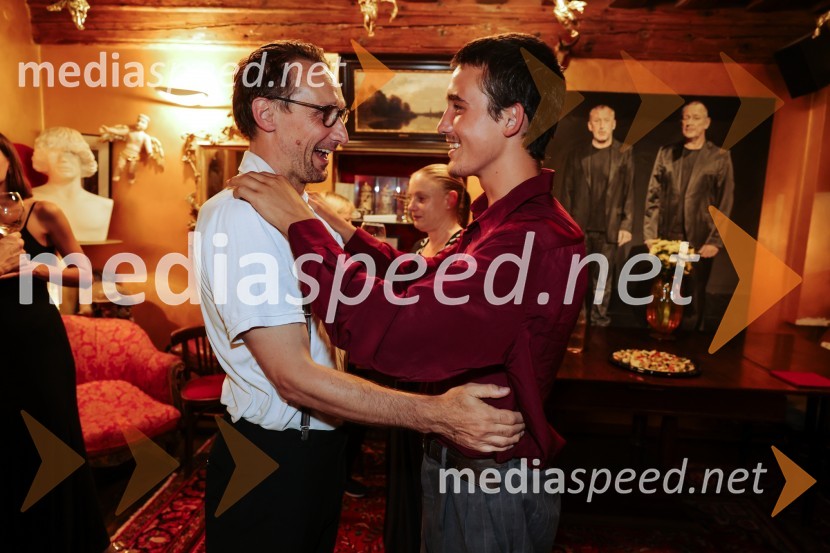  Marko  Mandić, igralec;  Voranc Mandić, igralecPremiera predstave Dolgega dneva potovanje v noč