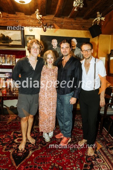  Luka Grbić, igralec;  Alma Prica, igralka;  Rok Juričić, igralec;  Marko  Mandić, igralecPremiera predstave Dolgega dneva potovanje v noč