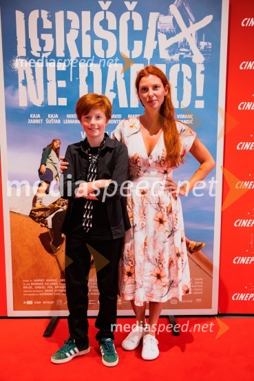  David Trontelj, igralec;  Tina Potočnik Vrhovnik, igralkaPremiera slovenskega filma Igrišča ne damo, Cineplexx Ljubljana