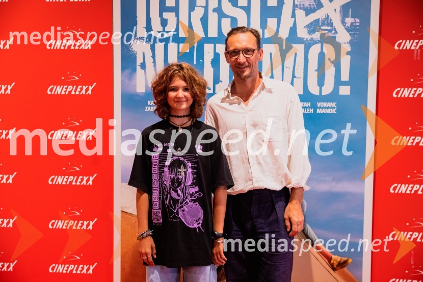  Kaja Zabret, igralka;  Marko  Mandić, igralecPremiera slovenskega filma Igrišča ne damo, Cineplexx Ljubljana