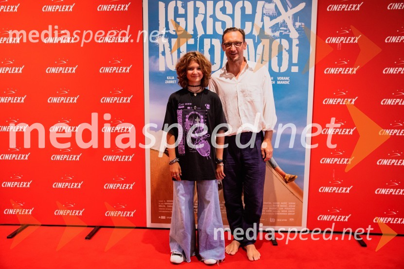  Kaja Zabret, igralka;  Marko  Mandić, igralecPremiera slovenskega filma Igrišča ne damo, Cineplexx Ljubljana