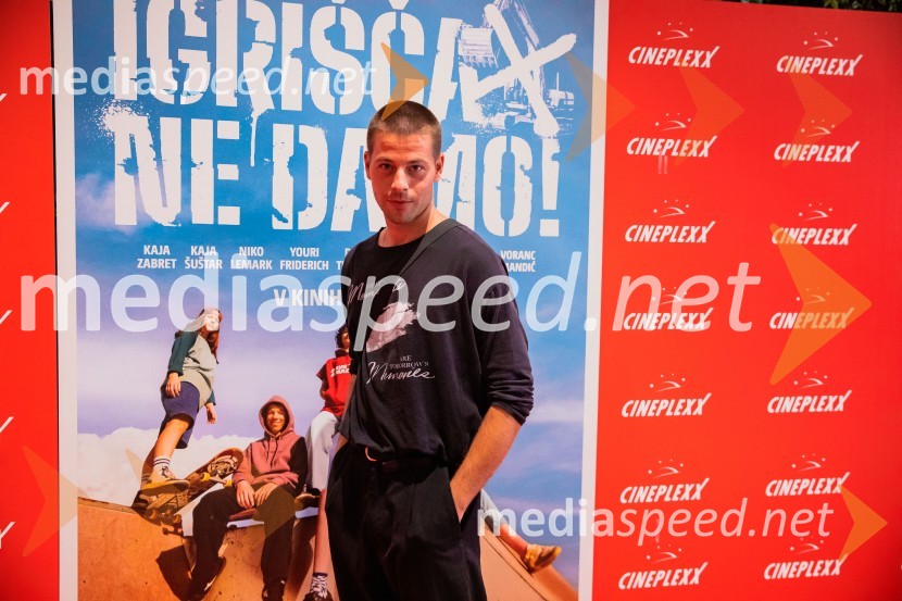  Dario Nožić Serini - Dacho, igralecPremiera slovenskega filma Igrišča ne damo, Cineplexx Ljubljana