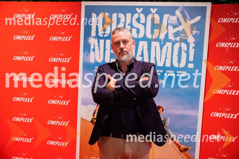  Klemen Dvornik, filmski in televizijski režiser ter predsednik NS DSRPremiera slovenskega filma Igrišča ne damo, Cineplexx Ljubljana