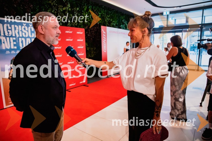  Klemen Dvornik, filmski in televizijski režiser ter predsednik NS DSR;  Ana Raščan, voditeljica in novinarkaPremiera slovenskega filma Igrišča ne damo, Cineplexx Ljubljana