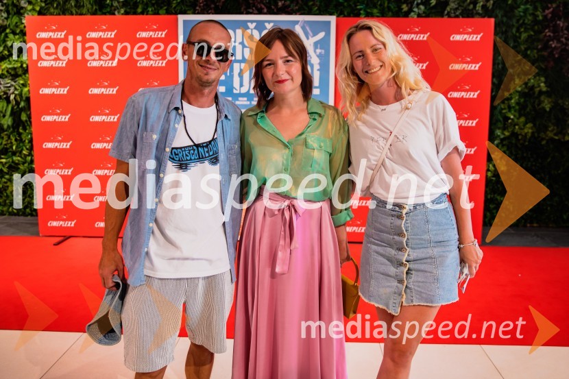  Boštjan  Nipič - Nipke, raper;  Barbara Daljavec, filmska producentka;  Amela Kurtic, Plesna šola ArtifexPremiera slovenskega filma Igrišča ne damo, Cineplexx Ljubljana