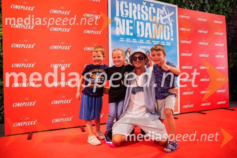  ... ;  Manca Rožman;  Boštjan  Nipič - Nipke, raper;  ... Premiera slovenskega filma Igrišča ne damo, Cineplexx Ljubljana