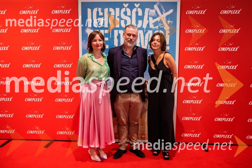  Barbara Daljavec, filmska producentka;  Klemen Dvornik, filmski in televizijski režiser ter predsednik NS DSR;  Dora ŠustićPremiera slovenskega filma Igrišča ne damo, Cineplexx Ljubljana
