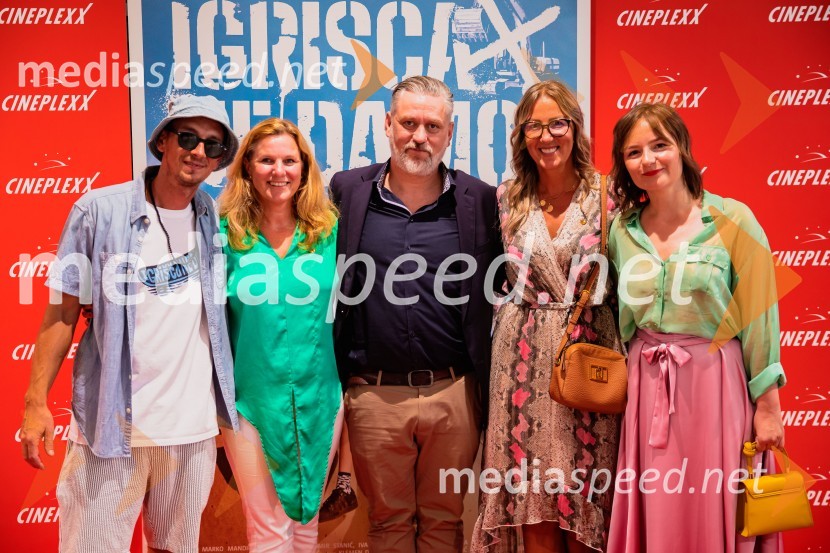  Boštjan  Nipič - Nipke, raper;  Anja Vogrič, Zveza prijateljev mladine Slovenija;  Klemen Dvornik, filmski in televizijski režiser ter predsednik NS DSR;  Zori Jakolin, Zveza prijateljev mladine Slovenija;  Barbara Daljavec, filmska producentkaPremiera slovenskega filma Igrišča ne damo, Cineplexx Ljubljana