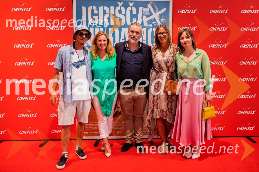  Boštjan  Nipič - Nipke, raper;  Anja Vogrič, Zveza prijateljev mladine Slovenija;  Klemen Dvornik, filmski in televizijski režiser ter predsednik NS DSR;  Zori Jakolin, Zveza prijateljev mladine Slovenija;  Barbara Daljavec, filmska producentkaPremiera slovenskega filma Igrišča ne damo, Cineplexx Ljubljana