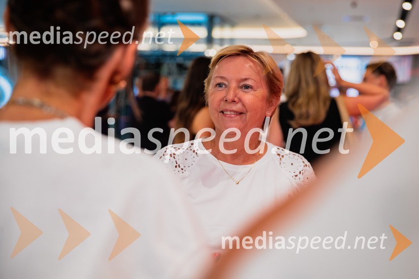   Darja  Groznik, odgovorna urednica 1. programa Radia Slovenija, predsednica ZPMSPremiera slovenskega filma Igrišča ne damo, Cineplexx Ljubljana