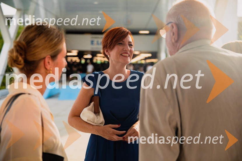 dr. Asta Vrečko, ministrica za kulturoPremiera slovenskega filma Igrišča ne damo, Cineplexx Ljubljana