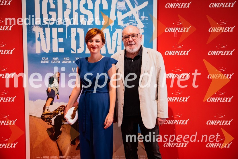 dr. Asta Vrečko, ministrica za kulturo;  Branislav Brana Srdić , filmski producentPremiera slovenskega filma Igrišča ne damo, Cineplexx Ljubljana