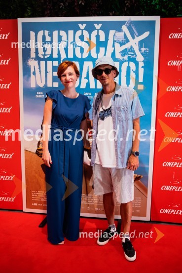 dr. Asta Vrečko, ministrica za kulturo;  Boštjan  Nipič - Nipke, raperPremiera slovenskega filma Igrišča ne damo, Cineplexx Ljubljana