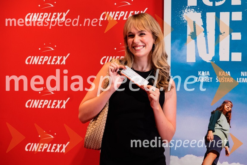 Melani Mekicar, radijska in televizijska voditeljicaPremiera slovenskega filma Igrišča ne damo, Cineplexx Ljubljana