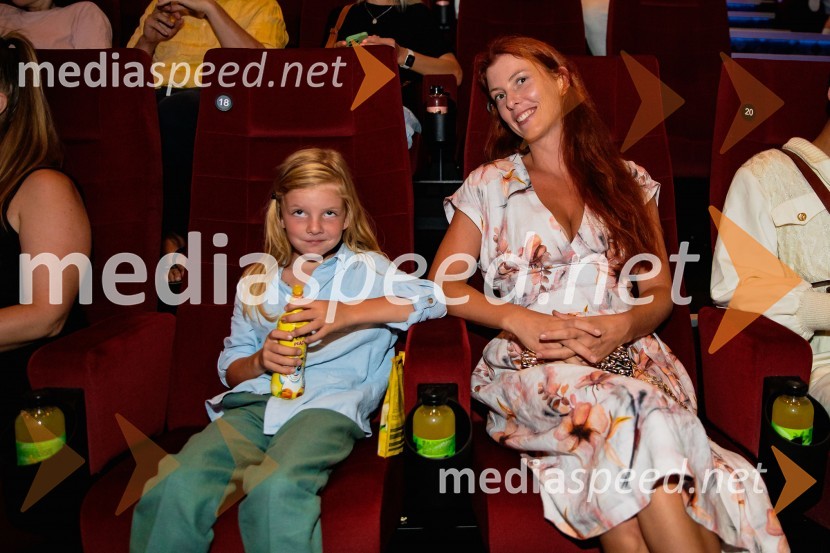  ... ;  Tina Potočnik Vrhovnik, igralkaPremiera slovenskega filma Igrišča ne damo, Cineplexx Ljubljana