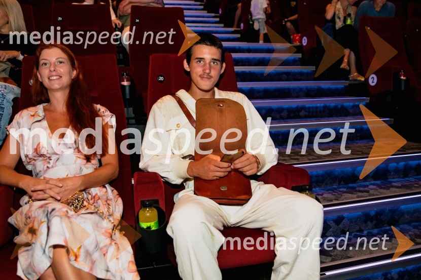  Tina Potočnik Vrhovnik, igralka;  Voranc Mandić, igralecPremiera slovenskega filma Igrišča ne damo, Cineplexx Ljubljana