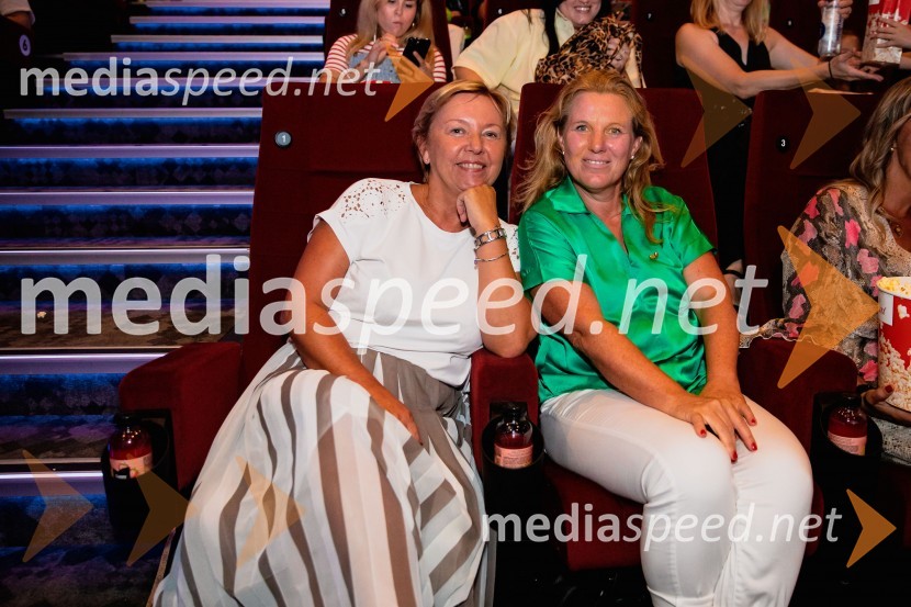   Darja  Groznik, odgovorna urednica 1. programa Radia Slovenija, predsednica ZPMS;  Anja Vogrič, Zveza prijateljev mladine SlovenijaPremiera slovenskega filma Igrišča ne damo, Cineplexx Ljubljana