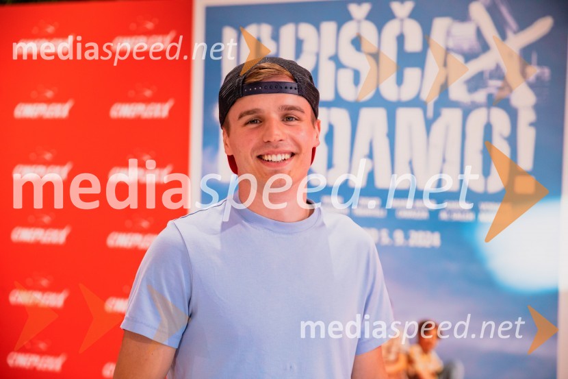  Klemen Kopina, speaker, MCPremiera slovenskega filma Igrišča ne damo, Cineplexx Ljubljana