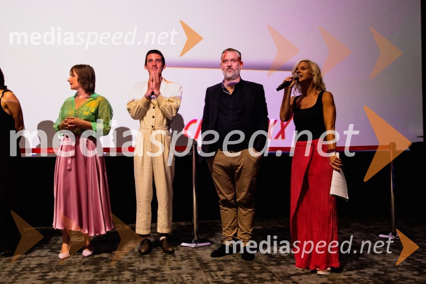  Barbara Daljavec, filmska producentka;  Voranc Mandić, igralec;  Klemen Dvornik, filmski in televizijski režiser ter predsednik NS DSR;  Mateja Leban, voditeljicaPremiera slovenskega filma Igrišča ne damo, Cineplexx Ljubljana