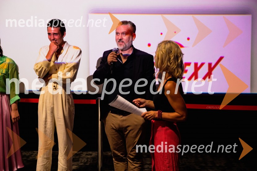  Voranc Mandić, igralec;  Klemen Dvornik, filmski in televizijski režiser ter predsednik NS DSRPremiera slovenskega filma Igrišča ne damo, Cineplexx Ljubljana