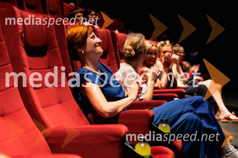 dr. Asta Vrečko, ministrica za kulturoPremiera slovenskega filma Igrišča ne damo, Cineplexx Ljubljana