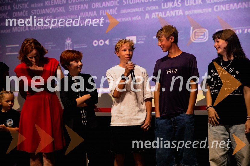  Saša  Pavček, igralka, Predsednica združenja dramskih umetnikov Slovenije, prejemnica Borštnikovega prstana;  David Trontelj, igralec;  Niko Lemark, igralec;  Youri Friderich, igralec;  Kaja Šuštar, igralkaPremiera slovenskega filma Igrišča ne damo, Cineplexx Ljubljana