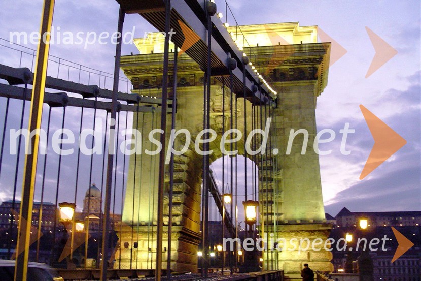 Széchenyjev verižni most (Szécheny lánchíd)Budimpešta - Budapest, Madžarska