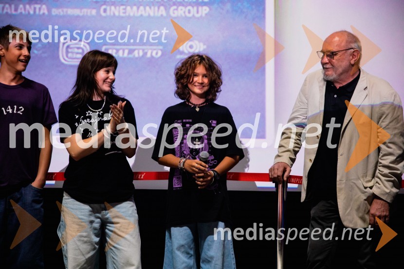  Youri Friderich, igralec;  Kaja Šuštar, igralka;  Kaja Zabret, igralka;  Kaja Šuštar, igralkaPremiera slovenskega filma Igrišča ne damo, Cineplexx Ljubljana