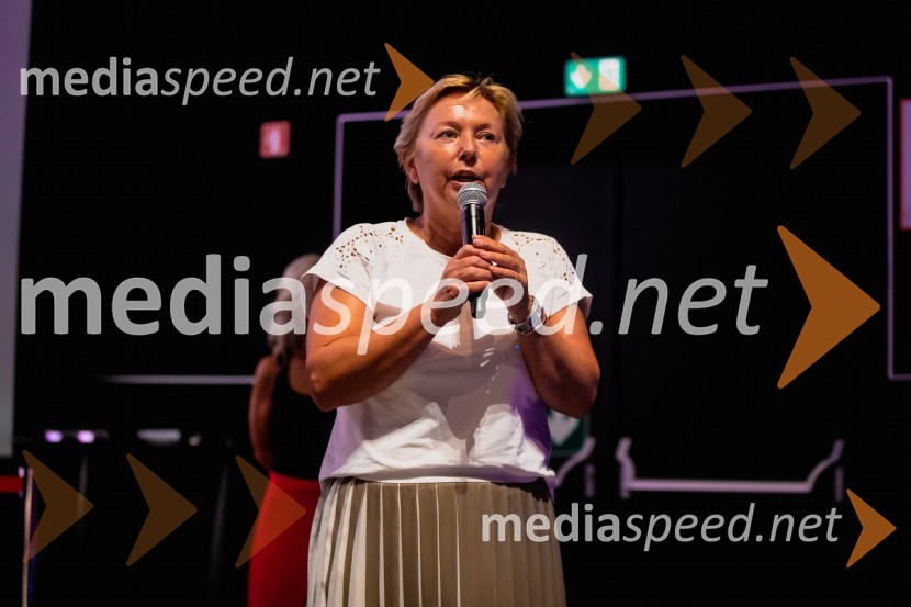   Darja  Groznik, odgovorna urednica 1. programa Radia Slovenija, predsednica ZPMSPremiera slovenskega filma Igrišča ne damo, Cineplexx Ljubljana