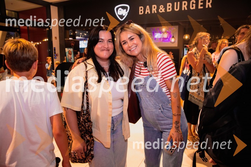  ... ;  Lučka FabijanPremiera slovenskega filma Igrišča ne damo, Cineplexx Ljubljana