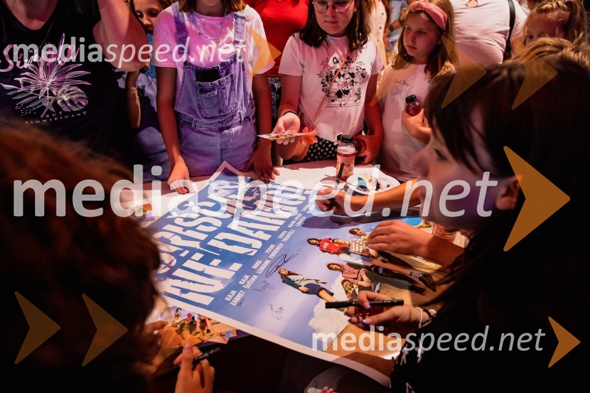  Kaja Šuštar, igralkaPremiera slovenskega filma Igrišča ne damo, Cineplexx Ljubljana