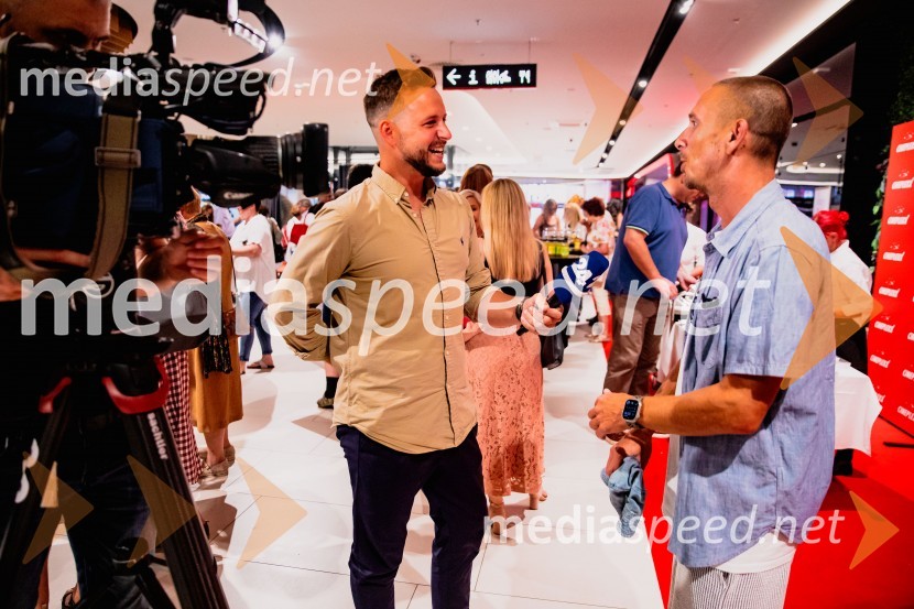  Alen Podlesnik, moderator, novinar POP TV;  Boštjan  Nipič - Nipke, raperPremiera slovenskega filma Igrišča ne damo, Cineplexx Ljubljana