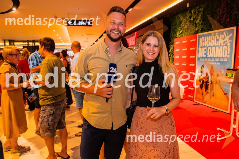  Alen Podlesnik, moderator, novinar POP TV;  ... Premiera slovenskega filma Igrišča ne damo, Cineplexx Ljubljana