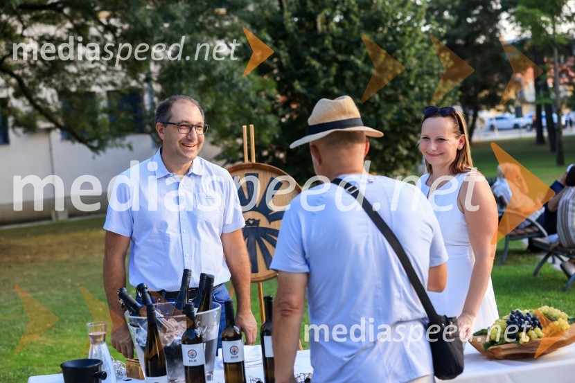 Večer lendavskih vin in koncert Maje Keuc