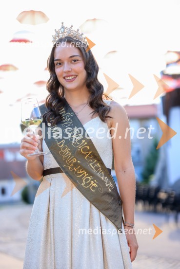  Lucija Šetar, Vinska kraljica LendaveVečer lendavskih vin in koncert Maje Keuc