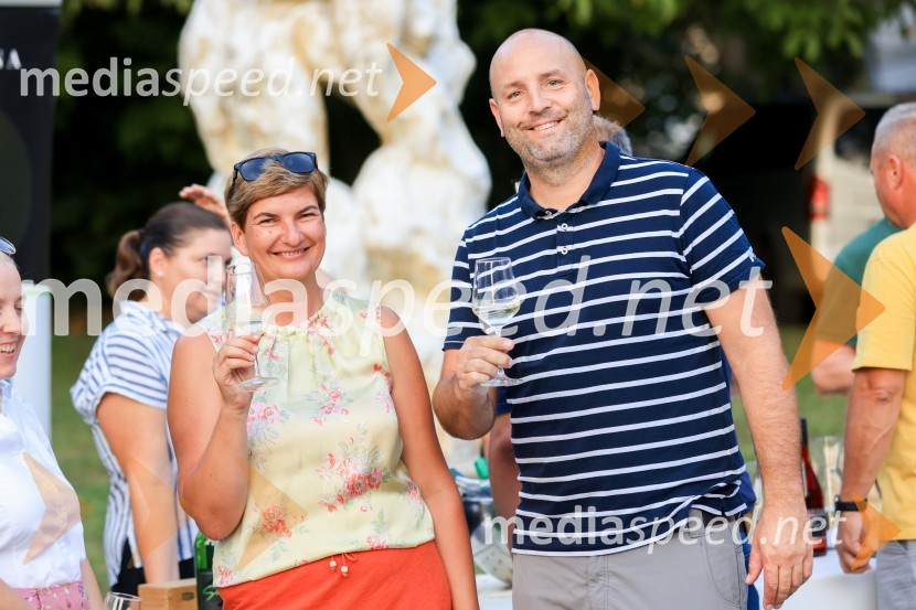  Martina  Bukovec, direktorica, Zavod za turizem in razvoj Lendava;  ... Večer lendavskih vin in koncert Maje Keuc