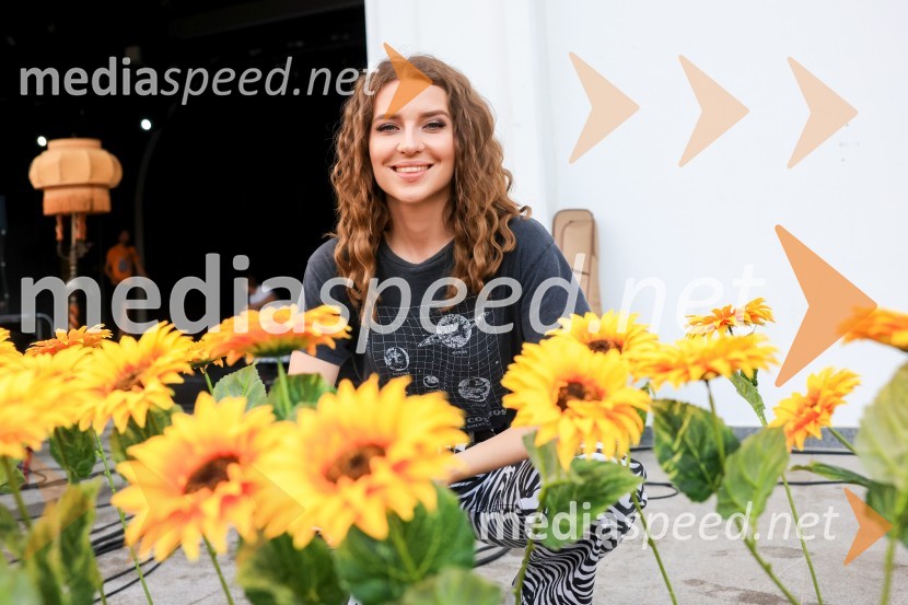  Maja Keuc, pevka, AmayaVečer lendavskih vin in koncert Maje Keuc