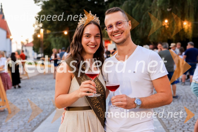  Lucija Šetar, Vinska kraljica Lendave;  ... Večer lendavskih vin in koncert Maje Keuc