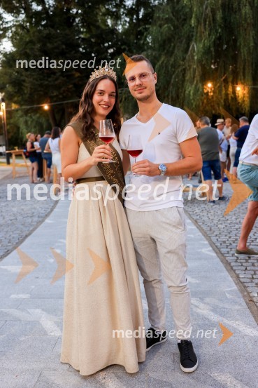  Lucija Šetar, Vinska kraljica Lendave;  ... Večer lendavskih vin in koncert Maje Keuc