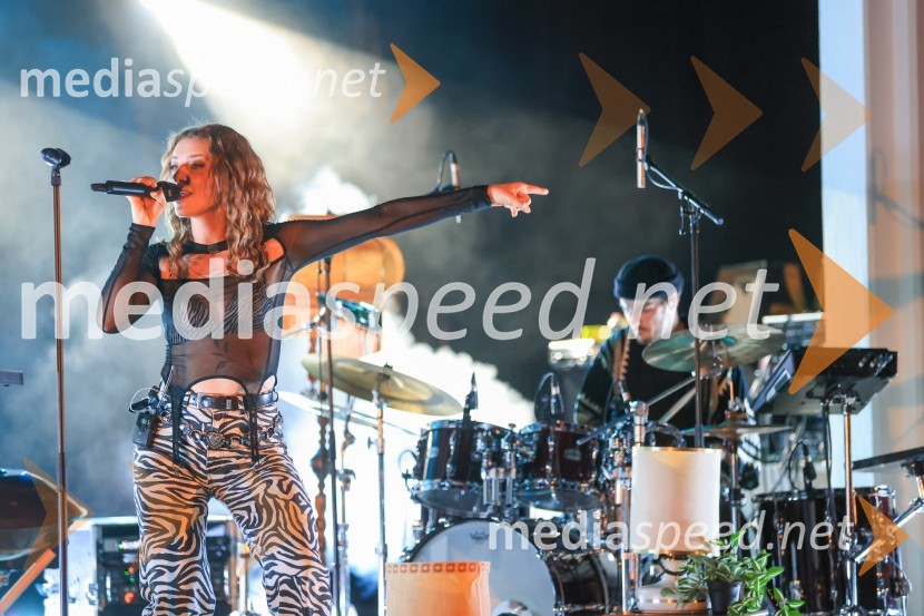  Maja Keuc, pevka, AmayaVečer lendavskih vin in koncert Maje Keuc