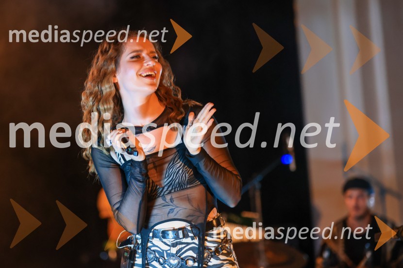  Maja Keuc, pevka, AmayaVečer lendavskih vin in koncert Maje Keuc