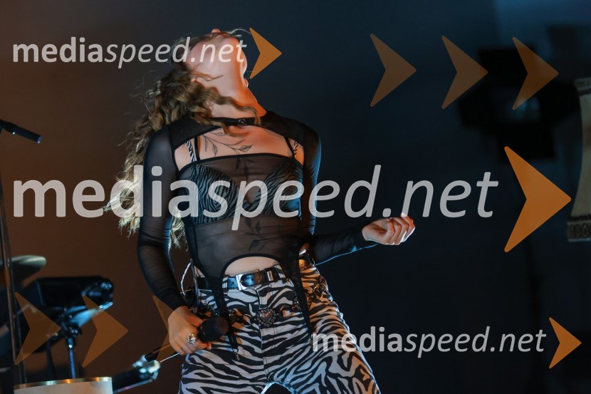  Maja Keuc, pevka, AmayaVečer lendavskih vin in koncert Maje Keuc