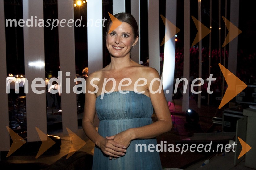 Bernarda Žarn, povezovalka večera in Femme Fatale 2008Poletna noč - koncert Elde Viler z gosti ob 50. letnici delovanja