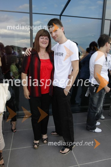 Tomaž Mihelič, pisatelj knjige Salome, Novo rojstvo; z mamoPredstavitev knjige Salome: Novo rojstvo