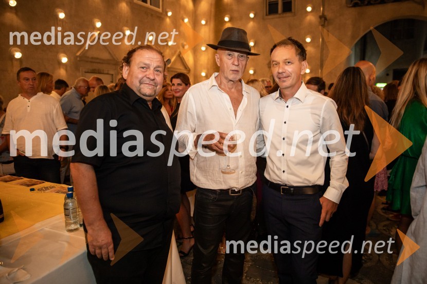  Darko  Brlek, direktor in umetniški vodja, Festival Ljubljana;  Vlado Kreslin, glasbenik;  Leon Tomašić, direktor, Terme DobernaVlado Kreslin, Festival Ljubljana in Terme Dobrna