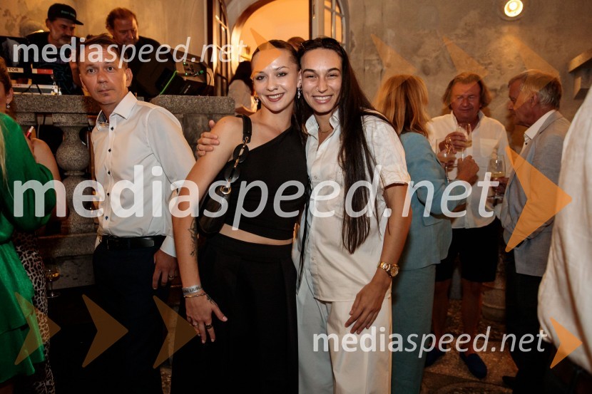  Tia Krasovec;  Mia Puhar Rodin - Masayah, pevkaVlado Kreslin, Festival Ljubljana in Terme Dobrna