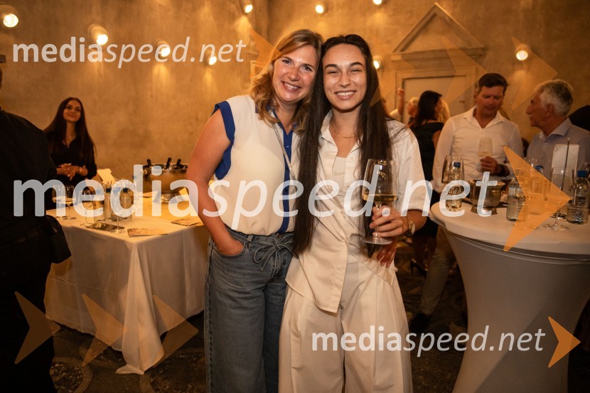  Barbara Čepirlo Čičigoj, odnosi z javnostjo Opera in Balet Ljubljana;  Mia Puhar Rodin - Masayah, pevkaVlado Kreslin, Festival Ljubljana in Terme Dobrna