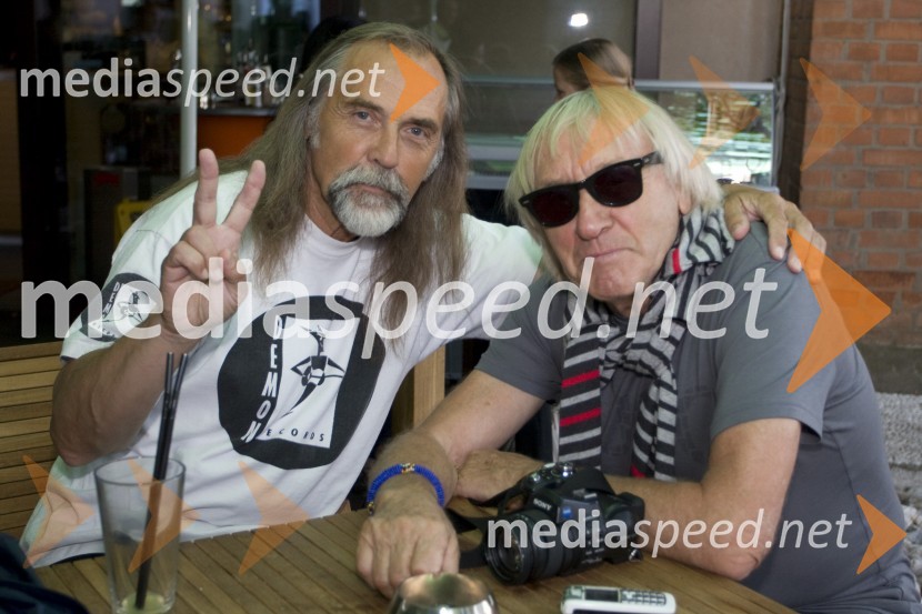 Dragan Bulič, glasbeni urednik Radia Slovenija in Tone Fornezzi TofPika Božič, predstavitev novega CD-ja